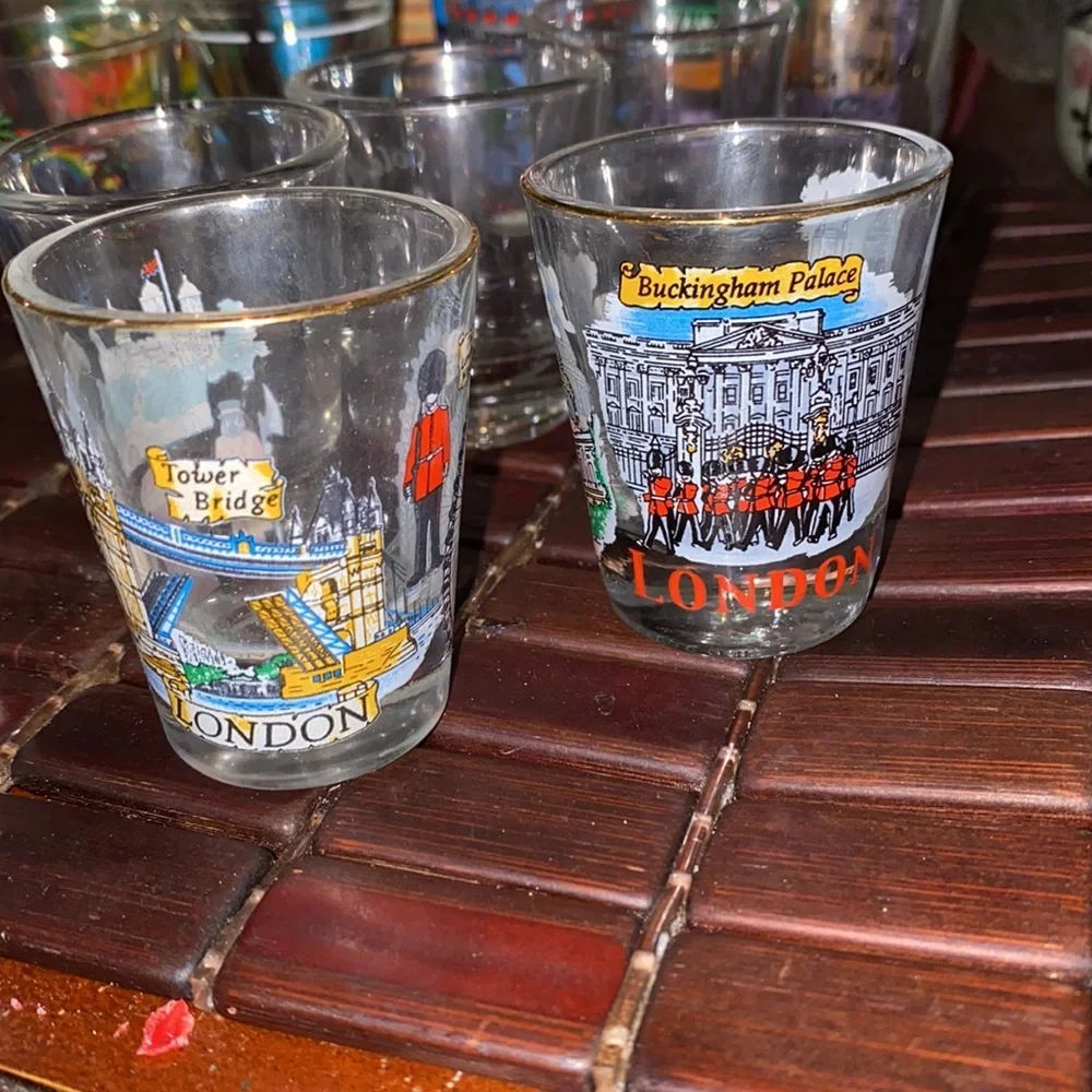 Set of 31 shot glass from different states and countries